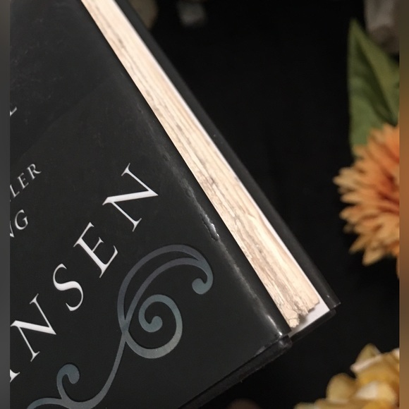 The Invasion Of The Tearling - Book 2 - By Erika Johansen - Hardcover - Picture 9 of 9